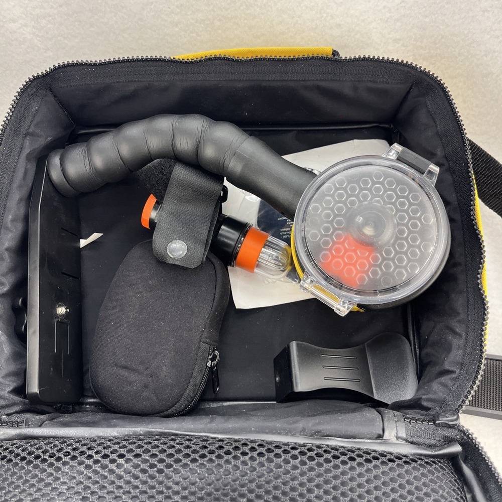 SeaLife Underwater Digital Camera Reefmaster Mini SL320 + Strobe, Flash, Case - Picture 12 of 12